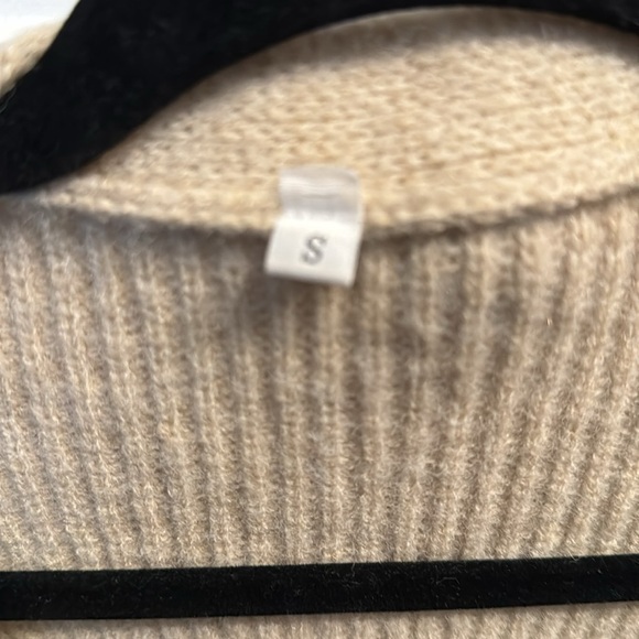 Cozy soft Cashmere like sweater cardigan - Picture 5 of 8